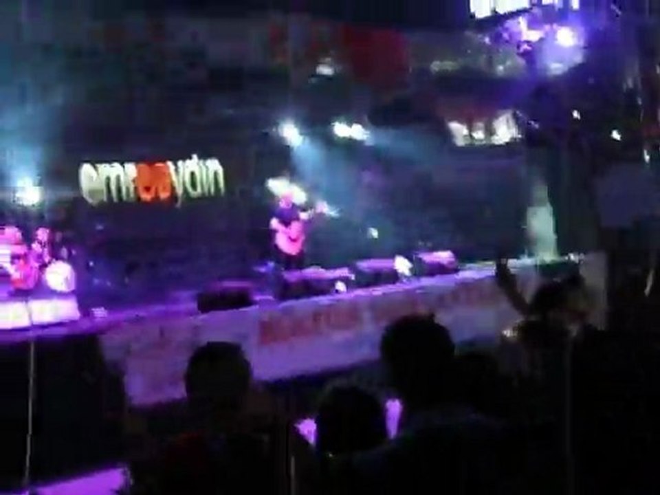 26 Mayıs 2012 - Emre Aydın Sinan Erdem Spor Salonu Konseri / Afili Yalnızlık