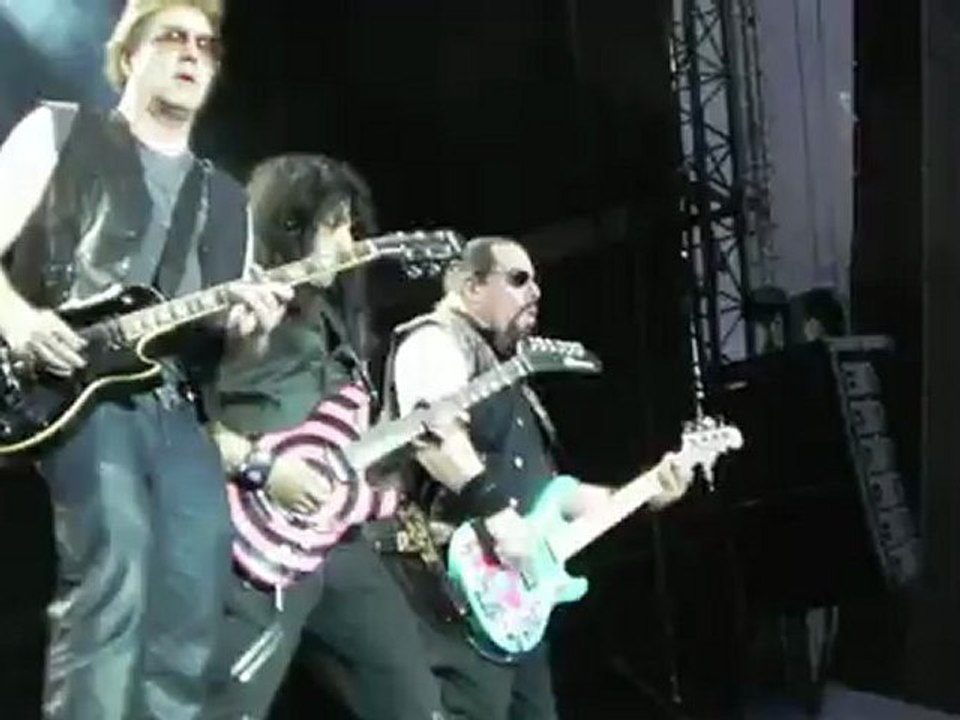 Twisted Sister @ Graspop Metal Meeting 2012: We're Not Gonna Take It