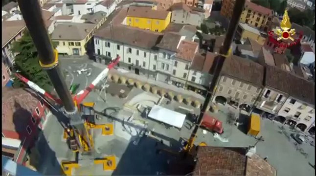 Suzzara (MN) - Terremoto - Recupero lanterna campanile (23.06.12)