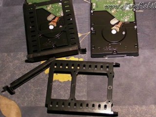 Building ZEUS (parte 11 di 11) - Inserimento e fissaggio di SSD e HDD