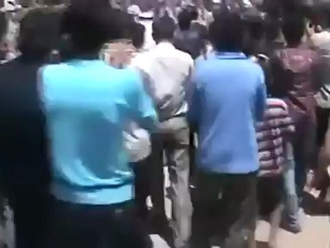 Syria فري برس ادلب جبل الزاوية كفرعويد علاء الدين اليوسف محمولا على الاكتاف في مسقط رأسه بعد التحرير 24 6 2012 Idlib