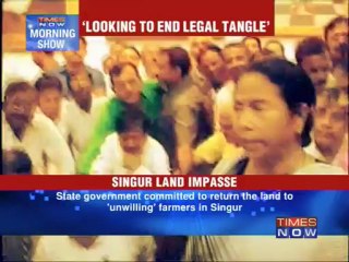 Singur land impasse: Mamata Banerjee exploring options