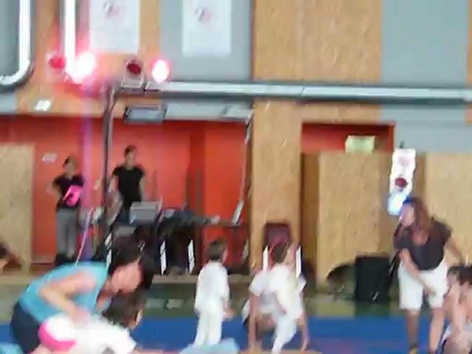 Léonie aux Championnats olympiques de babygym 1er juillet 2012