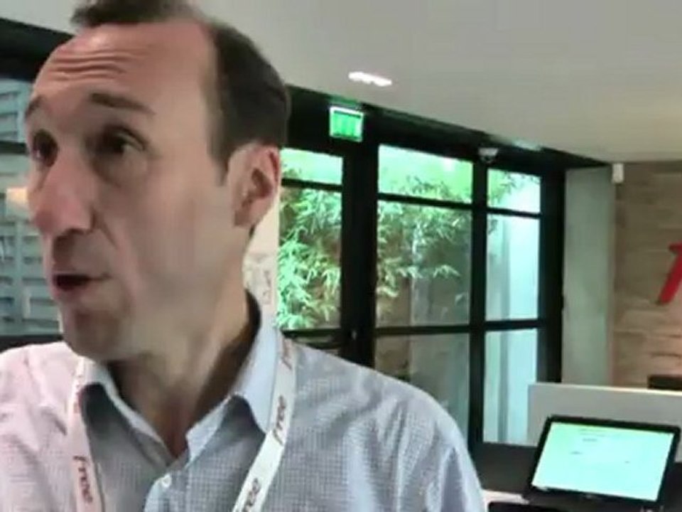 Visite guidée du Free Center géant de Paris