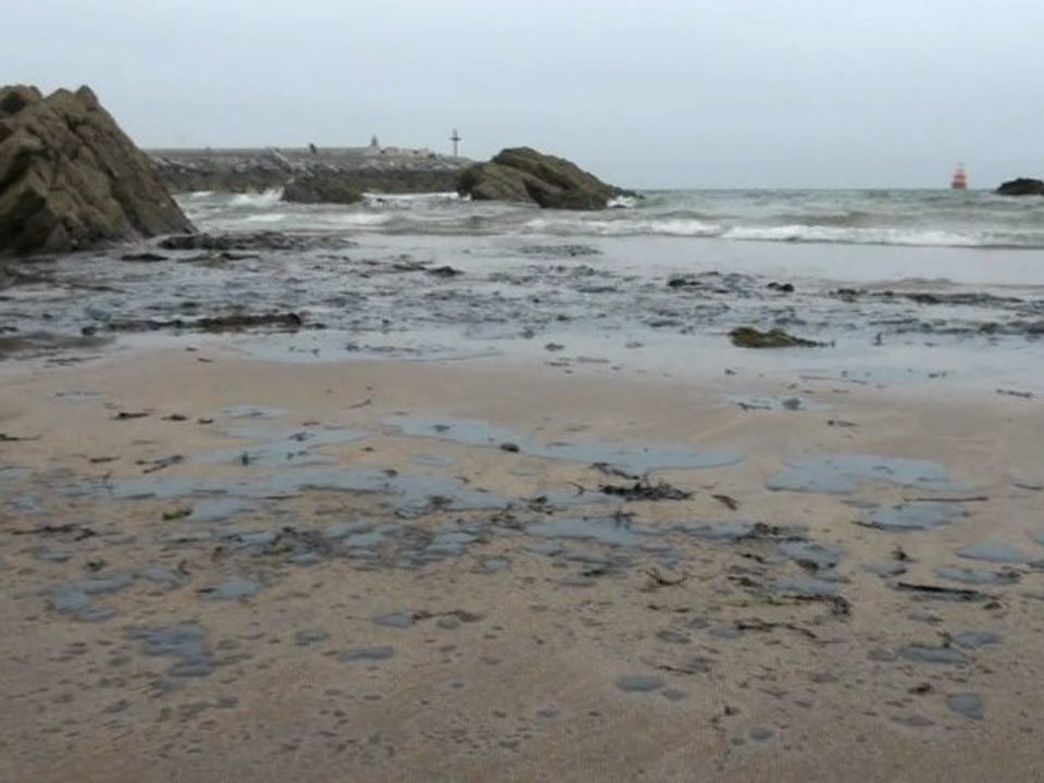 Vertido playa Palmera Candás, Carreño Asturias 26 junio 2012