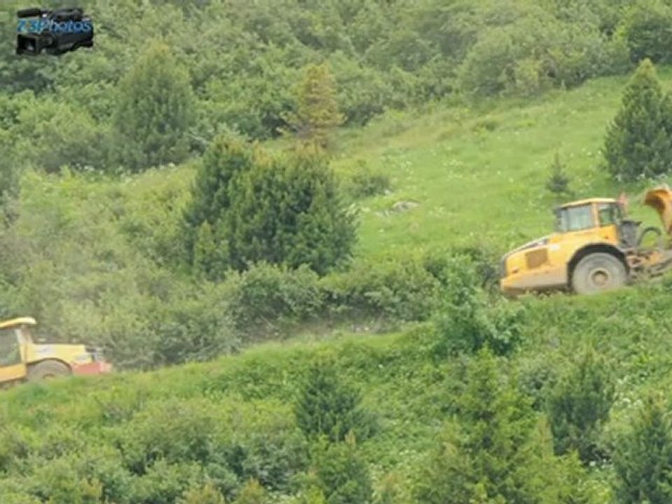 Construction de la télécabine "Plattières" à Méribel