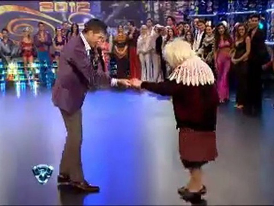 Gasalla llevó a la abuela a ShowMatch