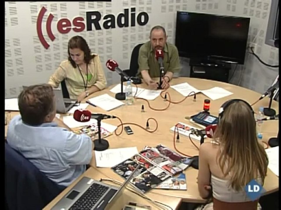 Qué rosa. Boda sorpresa de Carlos Moya y Carolina Cerezuela - 13/07/11