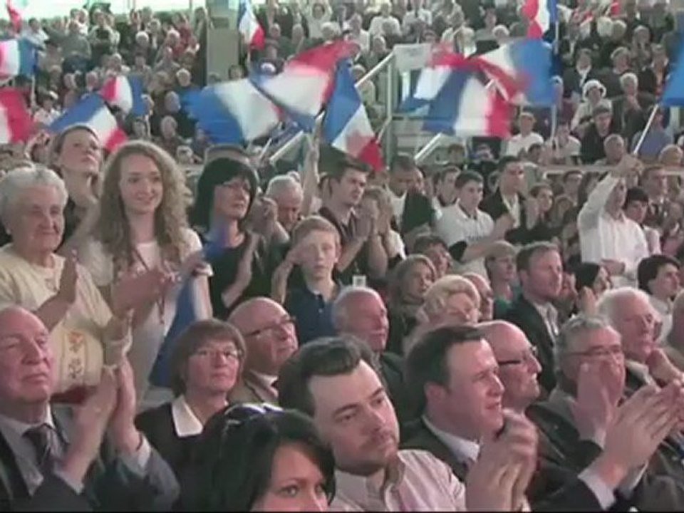 Sarkozy brandit la menace du vote des immigrés