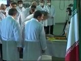 Mahmoud Ahmadinejad dans une centrale iranienne