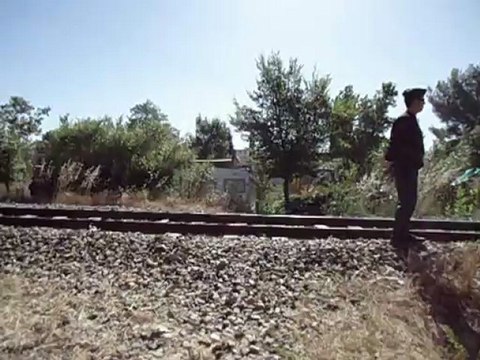 Destruction d'un camp de Roms à Aix-en-Provence près de la Fondation Vasarely