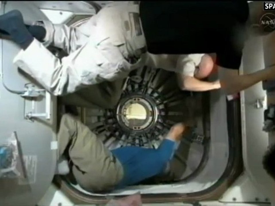 [STS-133] PMM Ingress of Last ISS Module