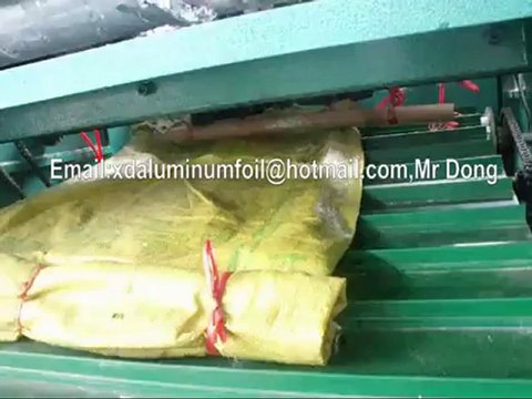 How it_s made -household aluminum foil rolls