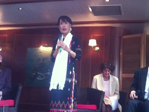 Aung San Suu Kyi à Paris
