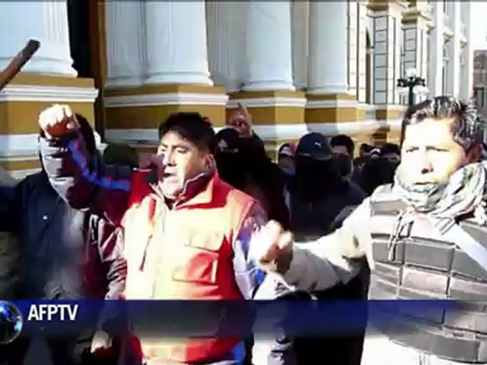 Cesa motín policial en Bolivia