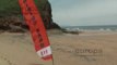 Limpian las playas tras el vertido en Asturias