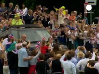 2. Elizabeth'in Kuzey İrlanda ziyaretinde tarihi anlar