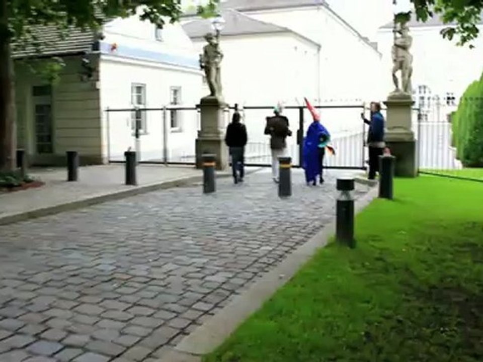 Catapulting bellevue // occupy // against esm