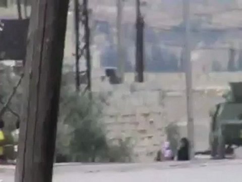 Syria فري برس حماة حي الأربعين مصفحات جيش بشار تقتحم الحي الله أكبر 26 6 2012 Hama