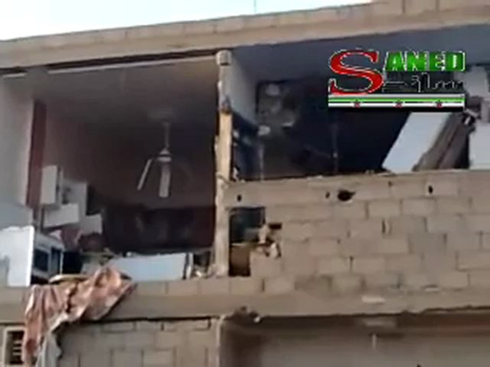 Syria فري برس ديرالزور  أثار القصف الهمجي على حي العرفي 26 6 2012 Deirezzor