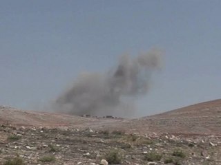 Syria فري برس  حماه المحتلة أثار القصف من الطيران الحربي عل جبل شحشبو  27 6 2012 Hama