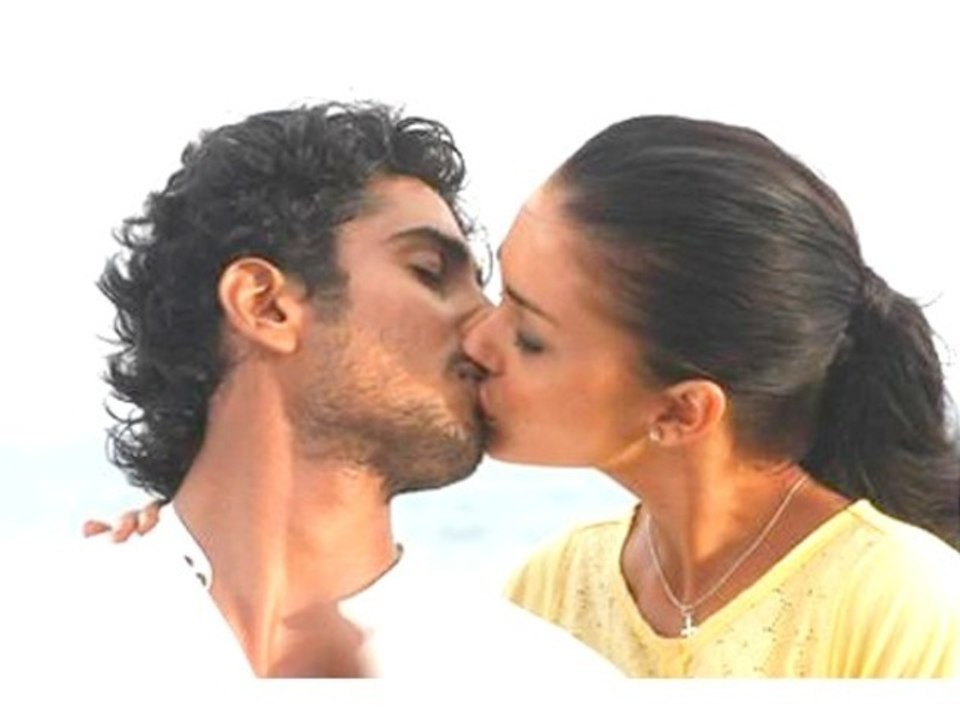 Hot Amy Jackson's Parents Approved Her Boyfriend Prateik Babbar - Bollywood  Gossip - video Dailymotion
