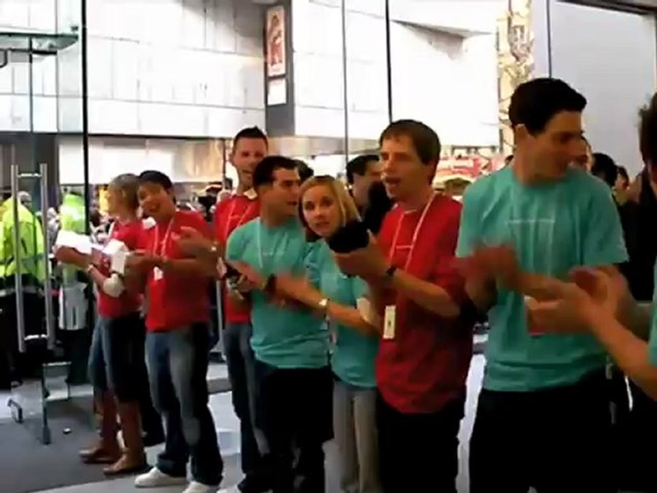 Exclusive: apple retail store opening munich / münchen 6.12.2008