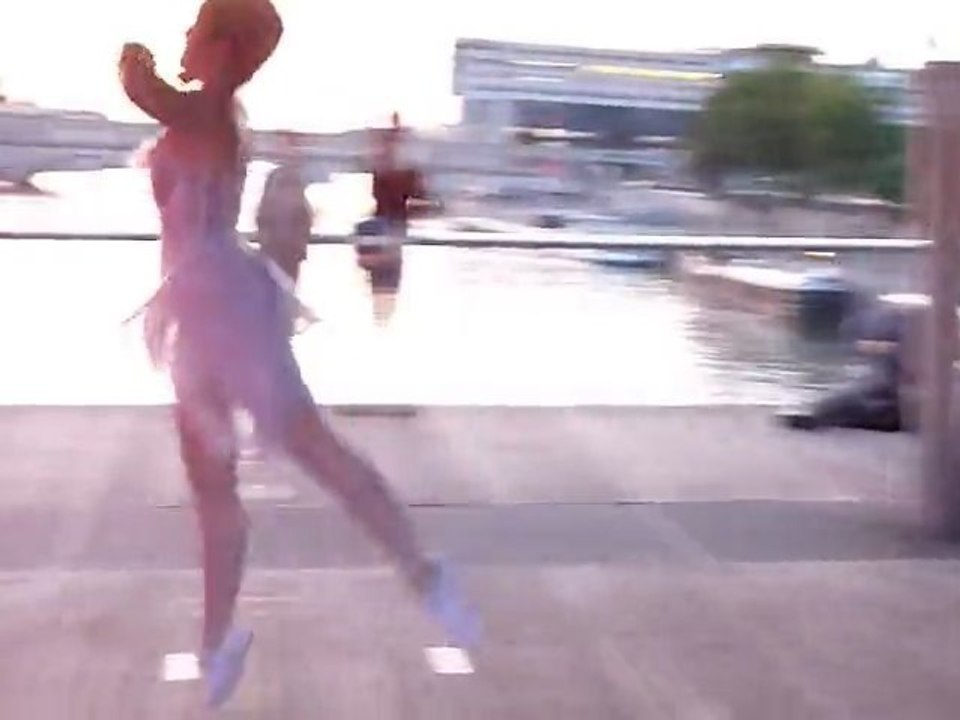 "Le dansoir en passerelle" (extrait) - Compagnie Karine Saporta