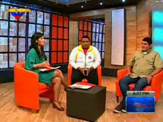 (VÍDEO) ReDvolución: #JovenesConChavez / Estudiantes y Revolución / PNB crece / Corina no reconoce nada 27.06.2012  3/5