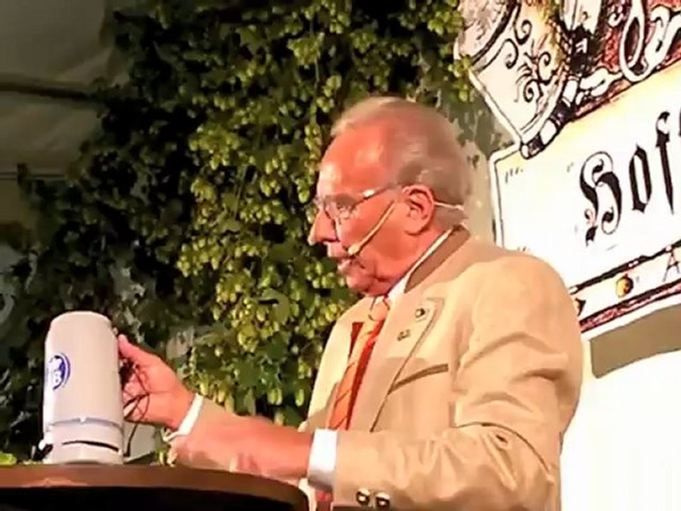 Günter Steinberg @ Hofbräu-Wiesnkrug Vorstellung 2009: der iPod Krug