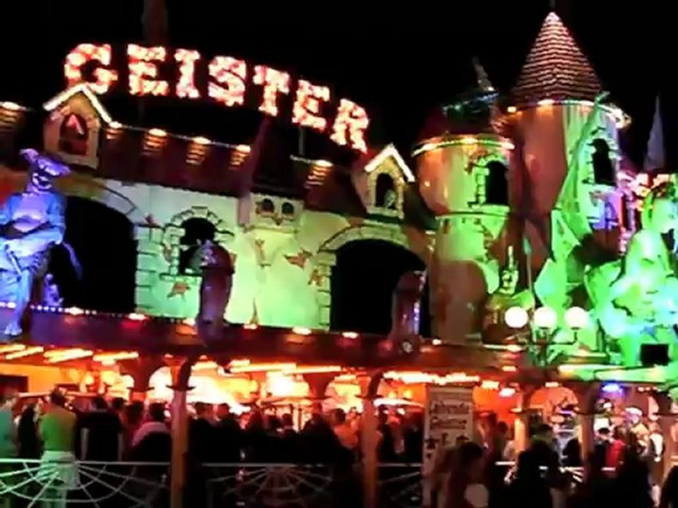 Geisterschloß - Geisterbahn auf dem Oktoberfest