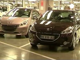 Peugeot annuncia oltre 3mila tagli