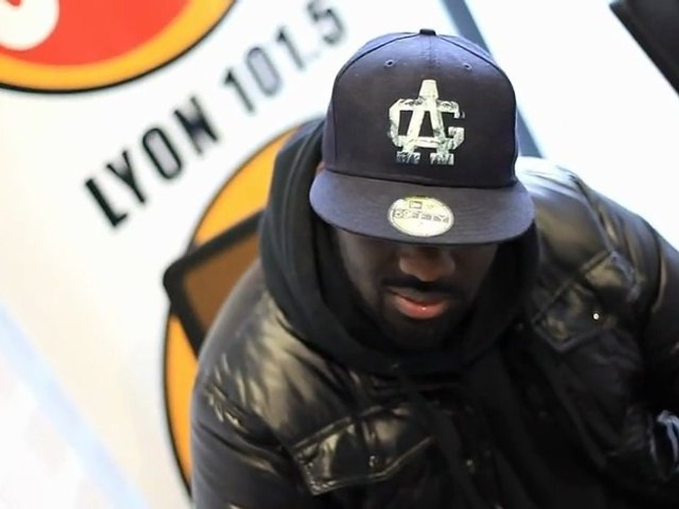 PTIT DÉLIRE - SEFYU [ MAEVA ET ROHFF ? CLAUDE GUEANT LA VOIX DE LE PEN ? ]