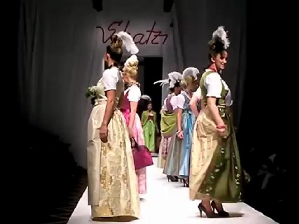 Schatzi dirndl modenschau 2010 @ westin grand hotel münchen