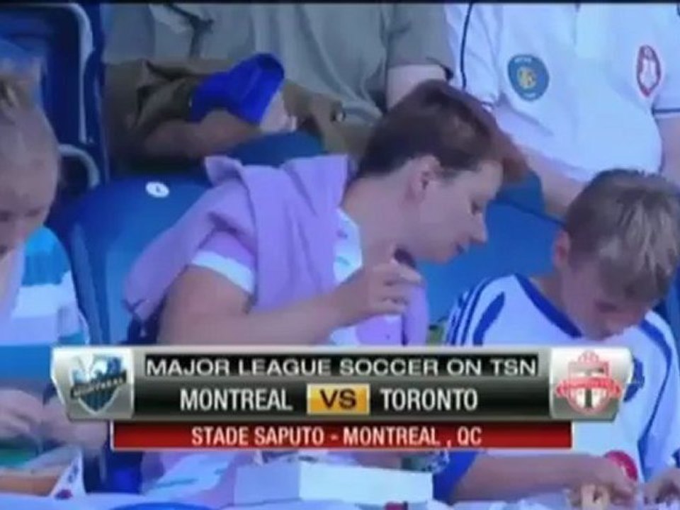 Frings macht den Auftakt mit Gewalt-Freistoß