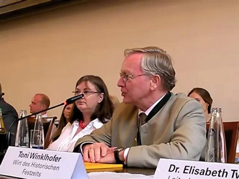 Historisches Oktoberfest 2010 - Essen & Trinken im Festzelt der Jubiläumswiesn