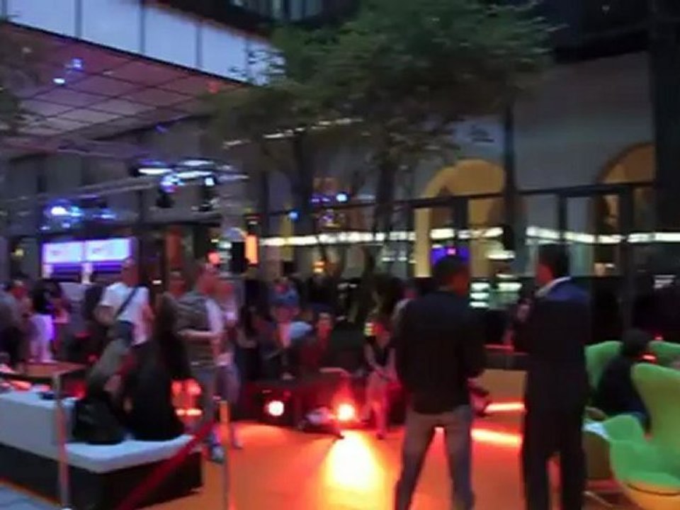 Mini countryman premiere im pavillon 21 mini opera space mit country-star michelle branch