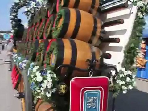 Oktoberfest 2010: Trachten- und Schützenzug 19.09.2010, Pt. 1