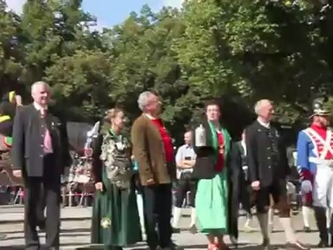 Oktoberfest 2010: Trachten- und Schützenzug 19.09.2010, Pt. 3