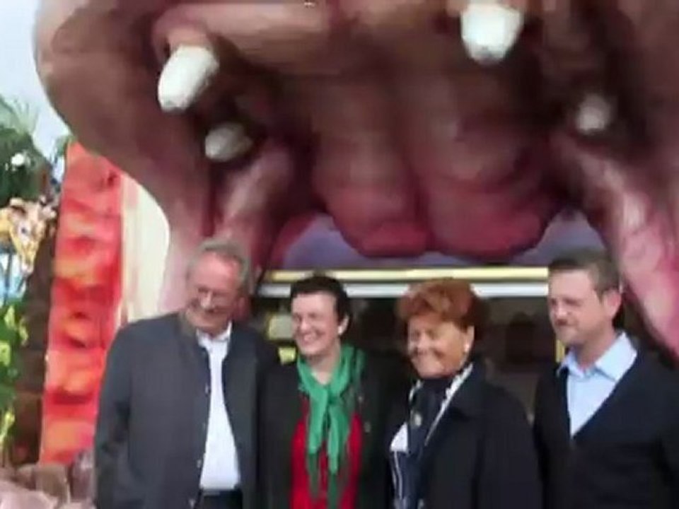 Amazonas auf dem Oktoberfest 2010 - Wiesn-Neuheit (Angelo Agtsch)