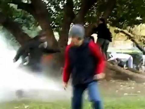 Chilean students clash with police