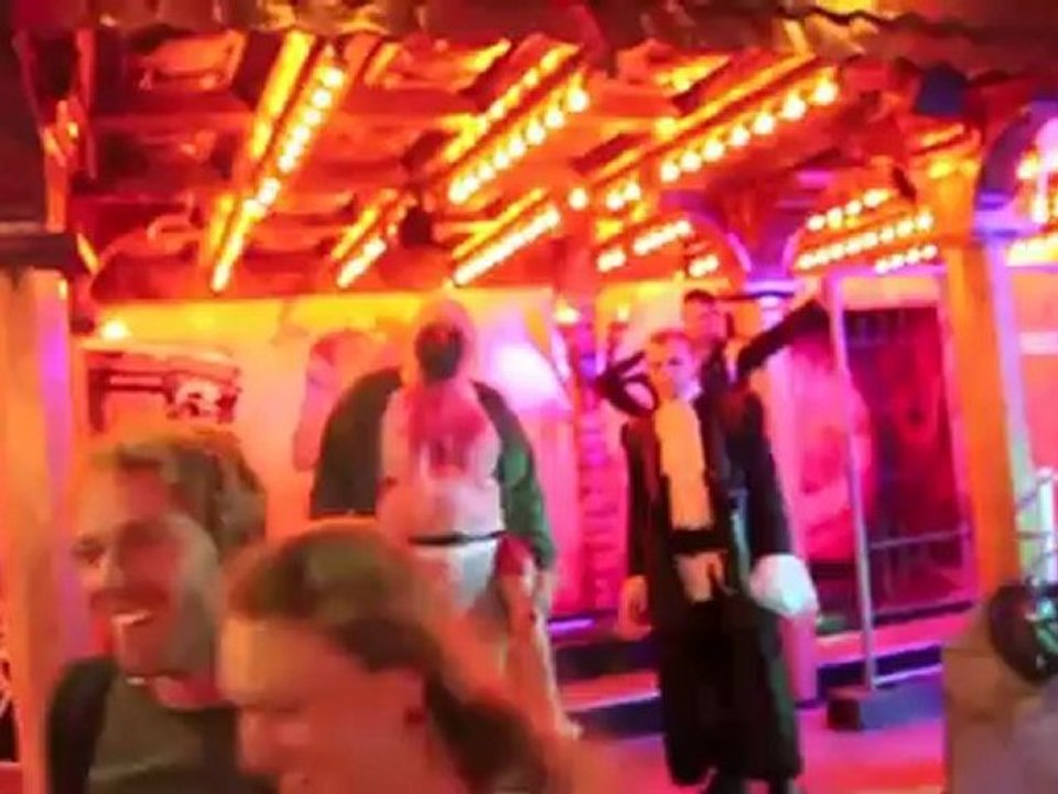 Geisterschloss auf dem Oktoberfest 2010 (Kunz)