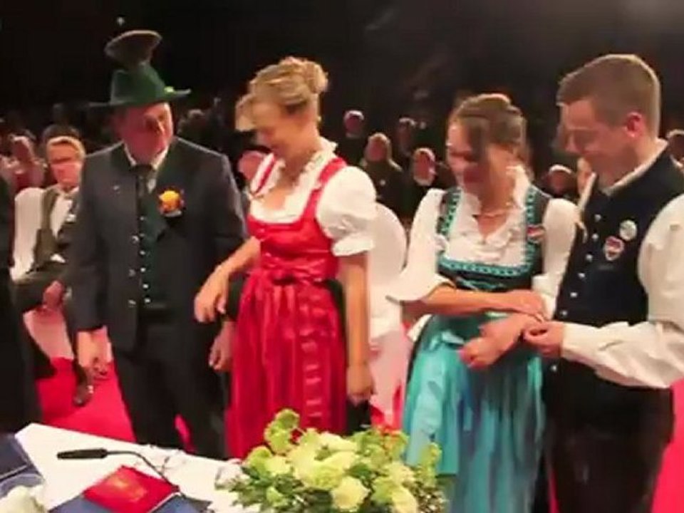 'Bayer heiratet Sächsin' 3 Hochzeiten zum Wiesngeburtstag am 12.10.2010