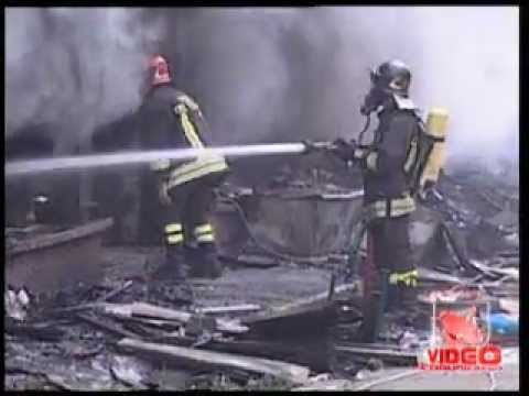 Napoli - Fiamme al campo Rom di via Umberto Maddalena (live 28.06.12)