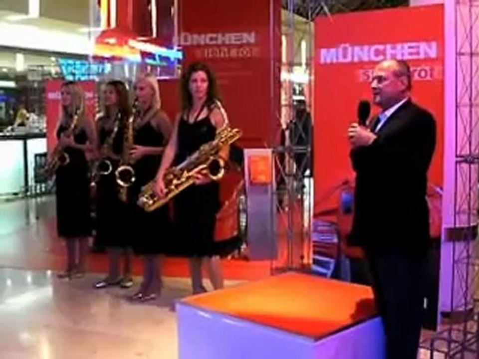 Ferraritreffen in den riem arcaden zum 60. geburtstag am 6.10.2007 (archiv)