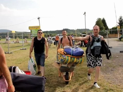 Ouverture du camping des eurocks - interview des campeurs