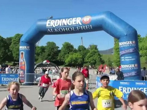 Kinderlauf beim Halbmarathon München 2011 im Olympiapark am 08.05.2011