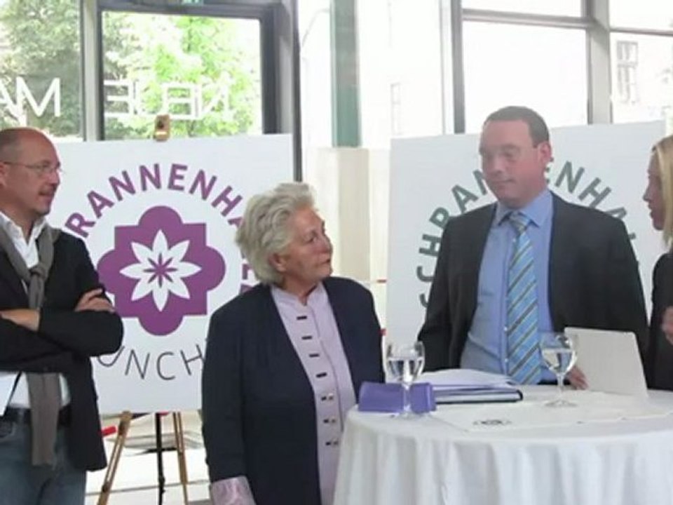 Viktualienmarkt Marktkaufleute zur neuen Schrannenhalle