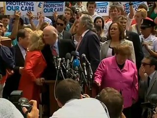 Obama logra una victoria clave con el aval del Supremo a su reforma sanitaria