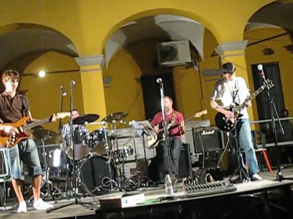 Samba pa ti, cover Carlos  Santana,  cortile interno q.re Saragozza Bologna.